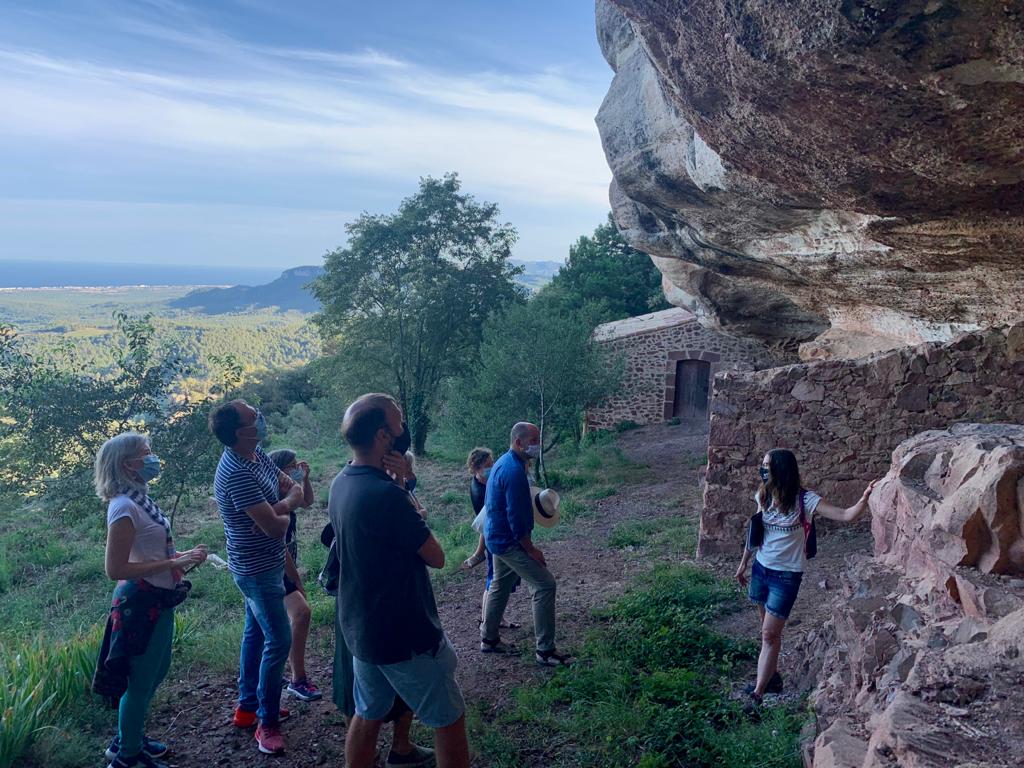 Els itineraris per descobrir l'entorn natural del Castell Monestir d'Escornalbou se seguiran realitzant a la tardor