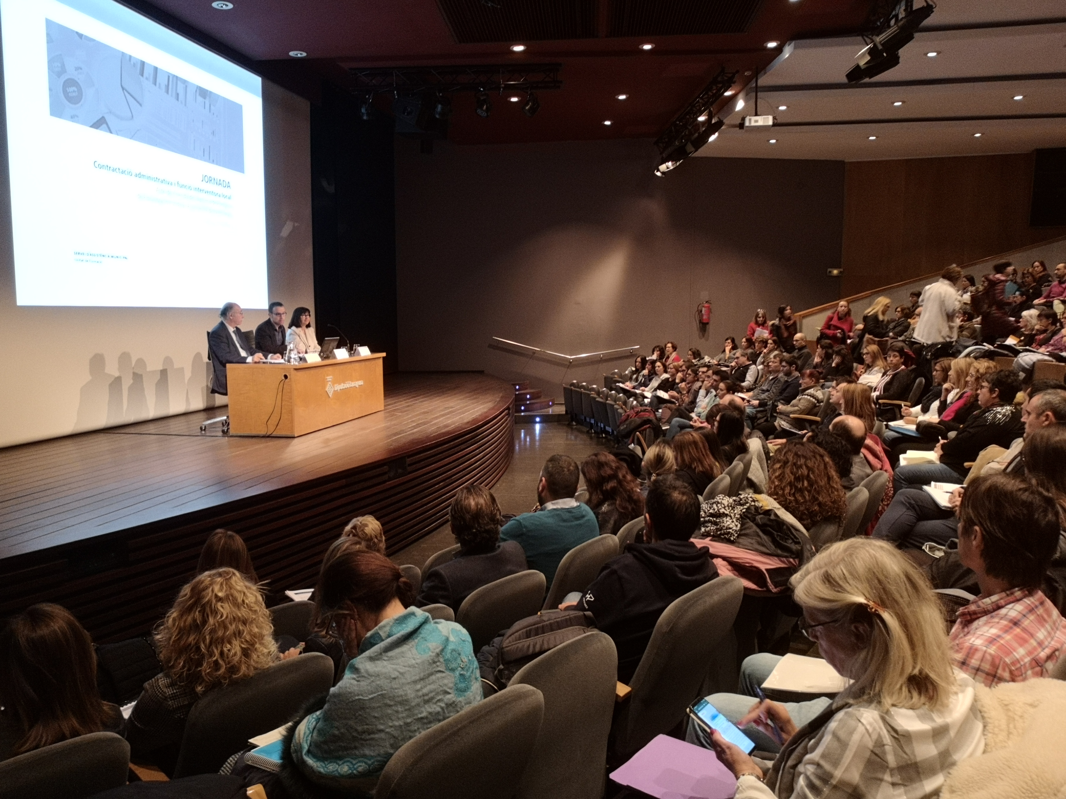 300 tècnics municipals participen a la jornada sobre contractació administrativa i funció interventora local organitzada per la Diputació de Tarragona