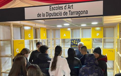 Estand de les escoles d'art i disseny de la Diputació a l'Espai de l'Estudiant