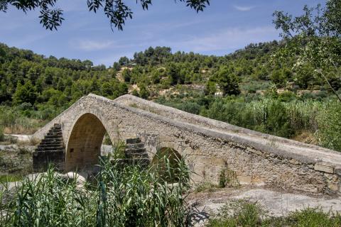 Imatge del pont de Cabacés, al Priorat