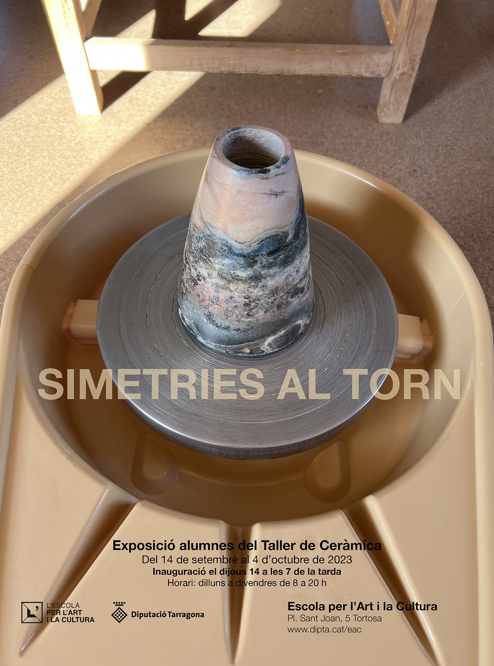 L’Escola per l’Art i la Cultura de la Diputació a Tortosa presenta fins al 4 d’octubre l’exposició de ceràmica “Simetries al torn”