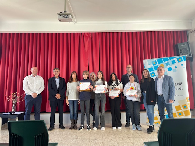 Foto dels premiats en el IV Concurs de cartell i relat de la Taula de Salut Mental