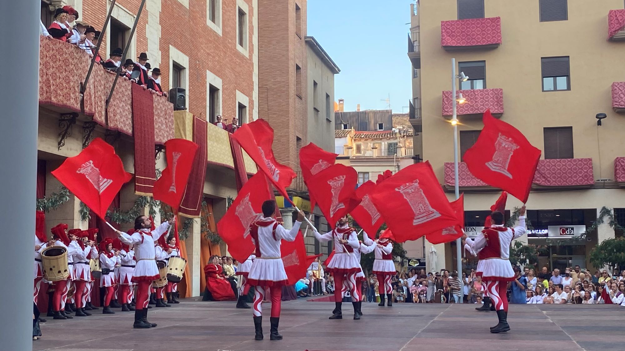 La presidenta Noemí Llauradó ha assistit a l’acte inaugural de la XXV Festa del Renaixement de Tortosa