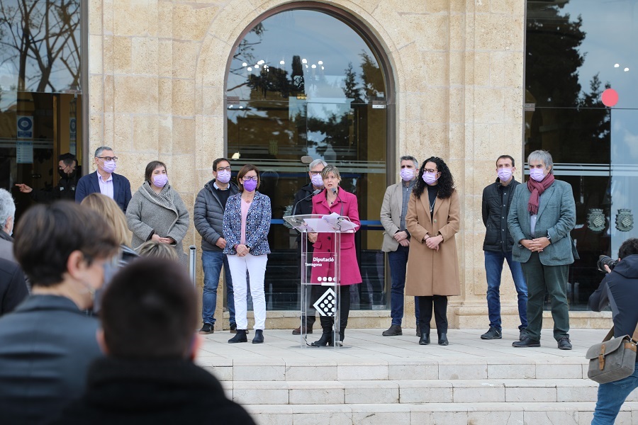 La presidenta de la Diputació de Tarragona llegeix el Manifest del 8M